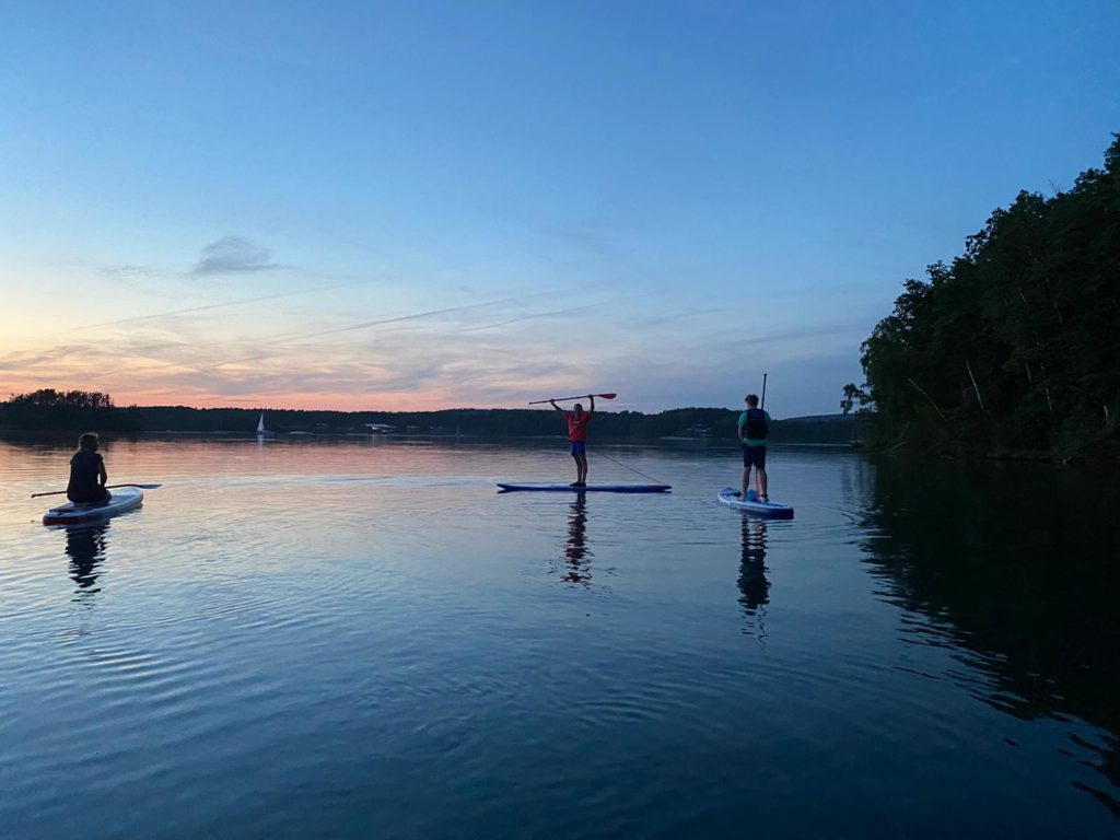 SUP-Sport-Natur-Freunde-Regensburg e.V. unterwegs in der Dämmerung