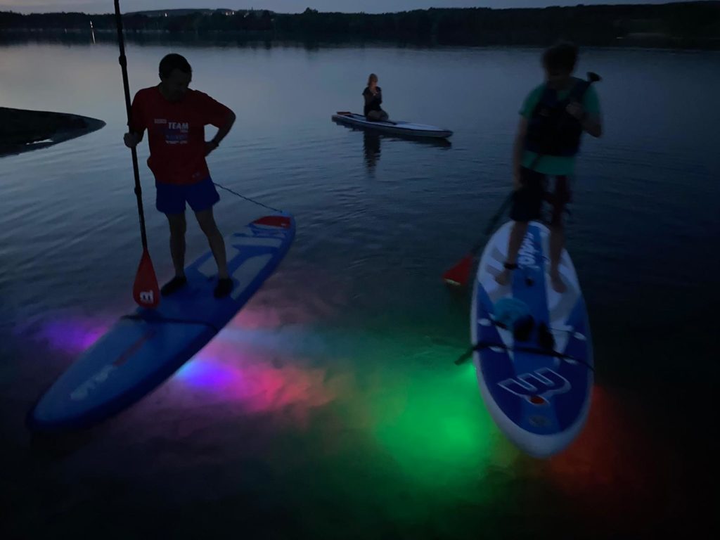 Aktion, SUP-Tour mit safeand.fun, Stand up Paddling, Stehpaddeln bei Nacht, Steinberger See