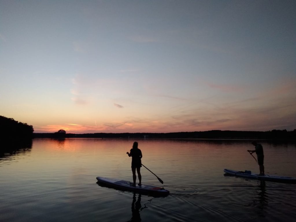 SUP-Tour mit safeand.fun, Stand up Paddling, Stehpaddeln bei Nacht